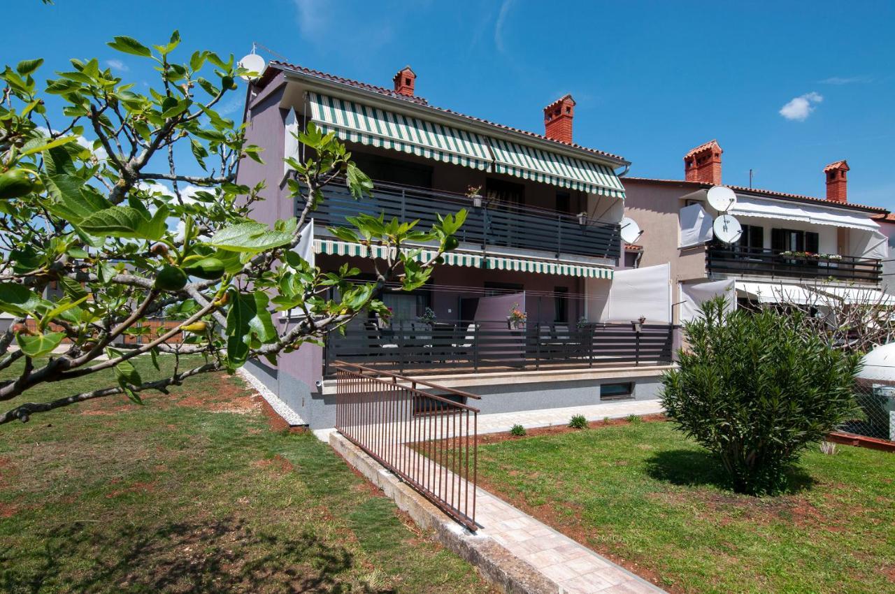 Apartments Kajfes Fažana Buitenkant foto