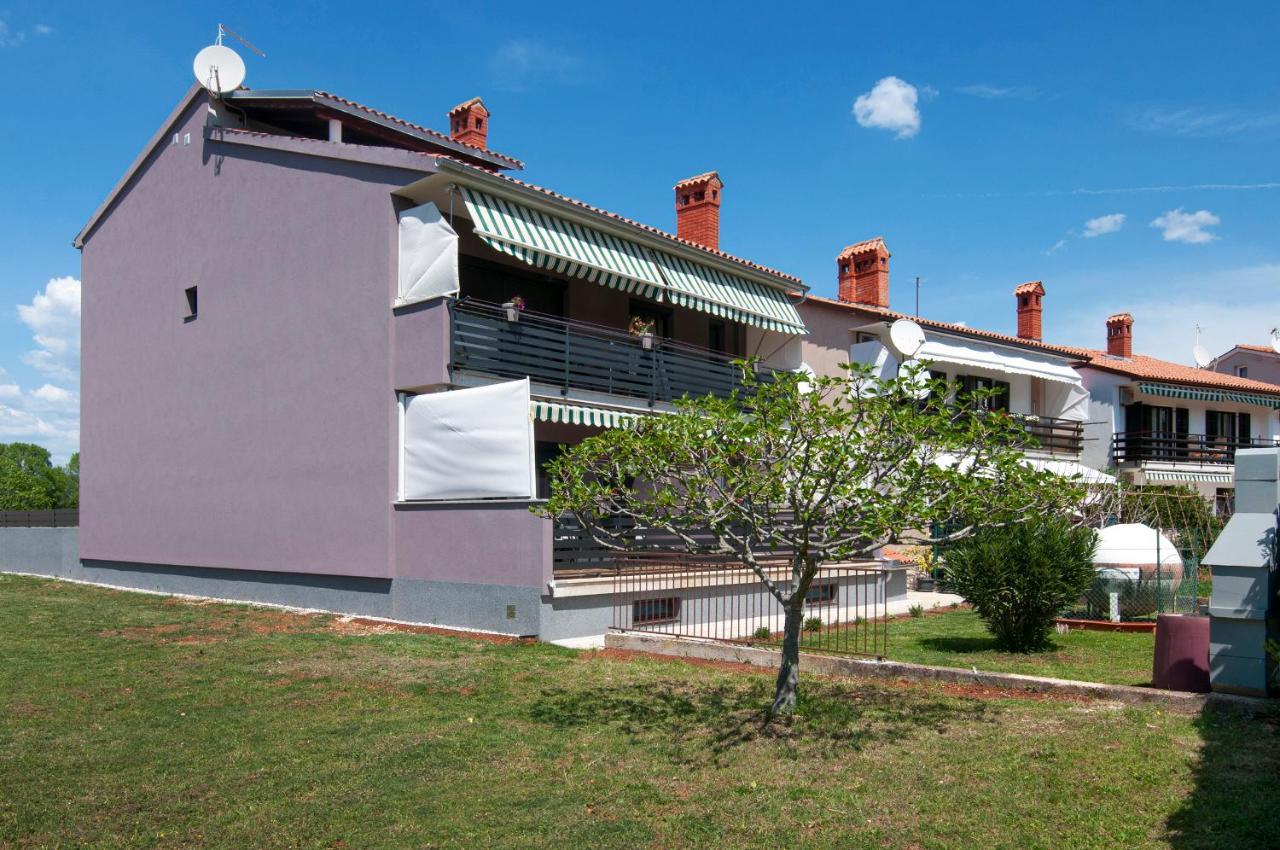 Apartments Kajfes Fažana Buitenkant foto